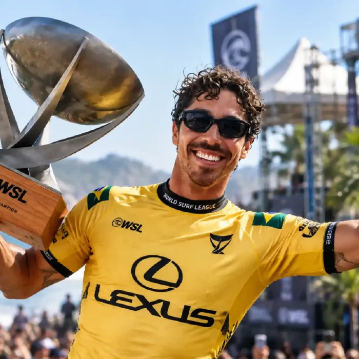 Yago Dora comemorando título WSL