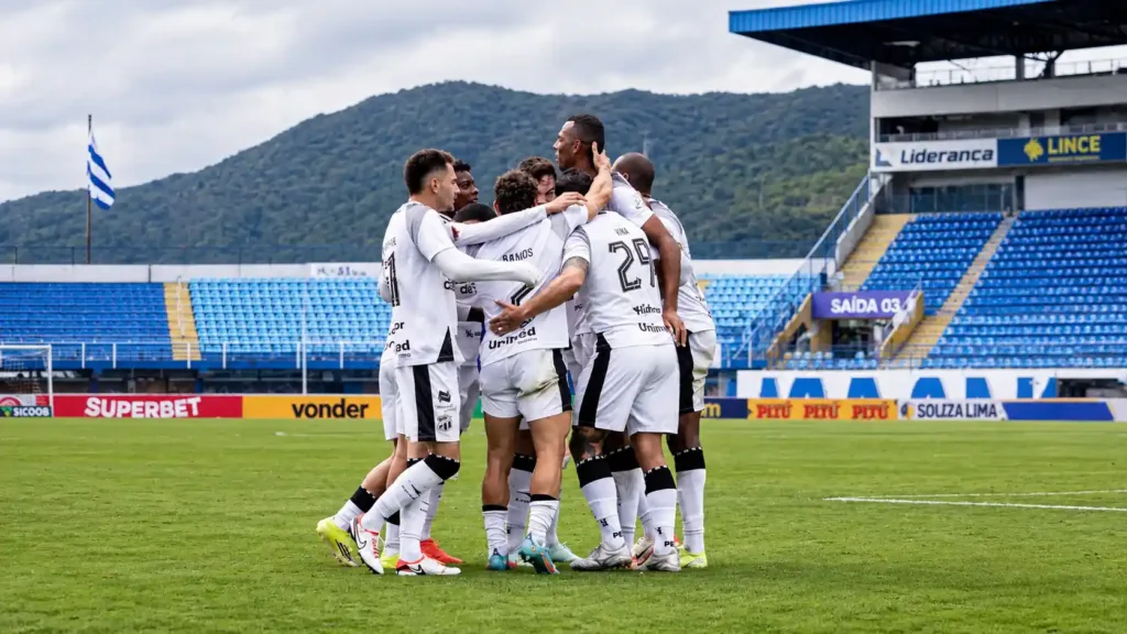 Ceará Vence o Avaí no Jogo Mais Importante do Ano e Abre Vantagem na Luta Contra o Rebaixamento 2 Time Ceará